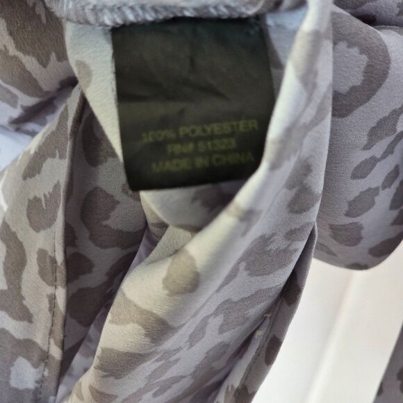 Cynthia Steffe Gray Leopard Print Blouse M - Picture 3 of 5